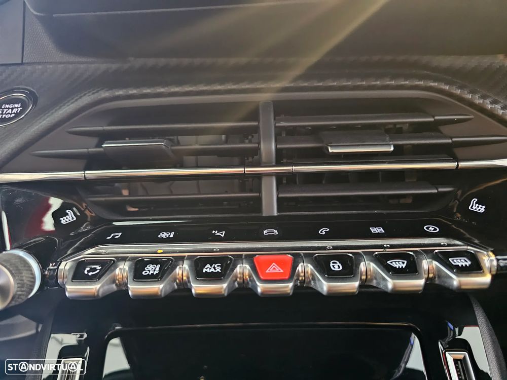 Peugeot e-208 GT - 31