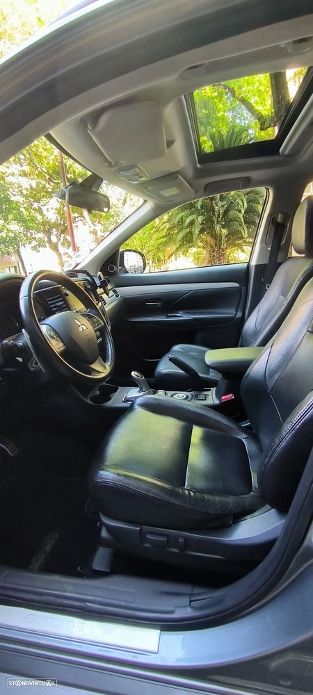 Mitsubishi Outlander 2.0 MIVEC Instyle Navi+ - 9