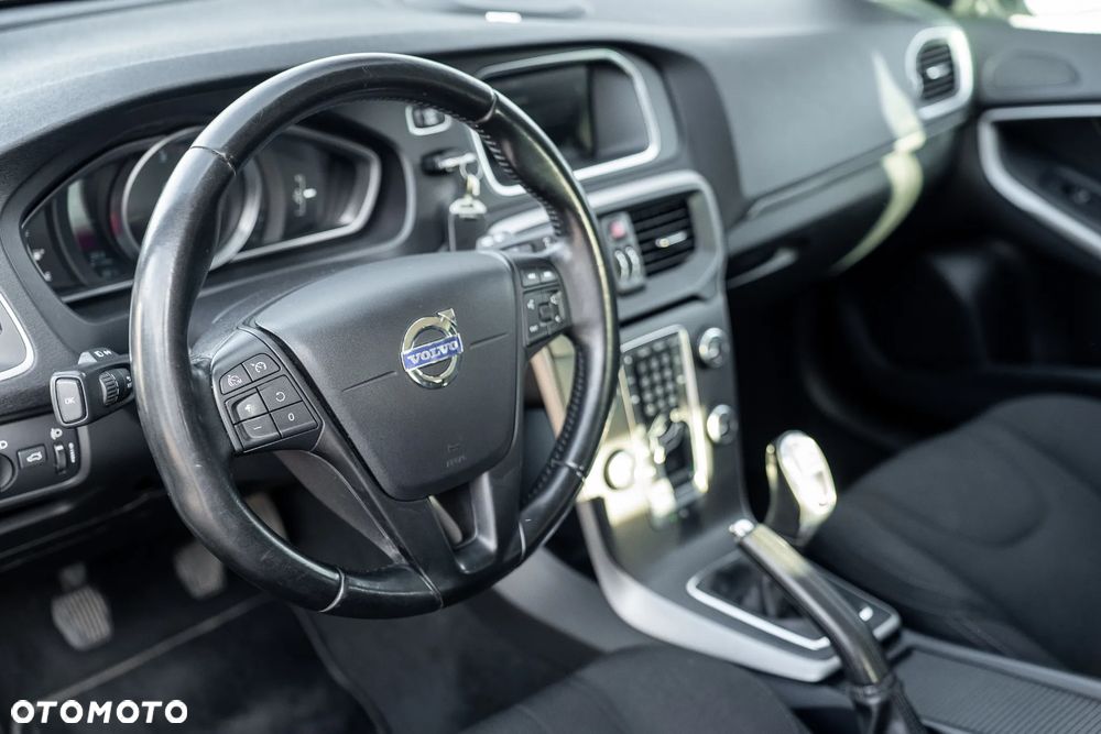 Volvo V40 D3 Kinetic - 22