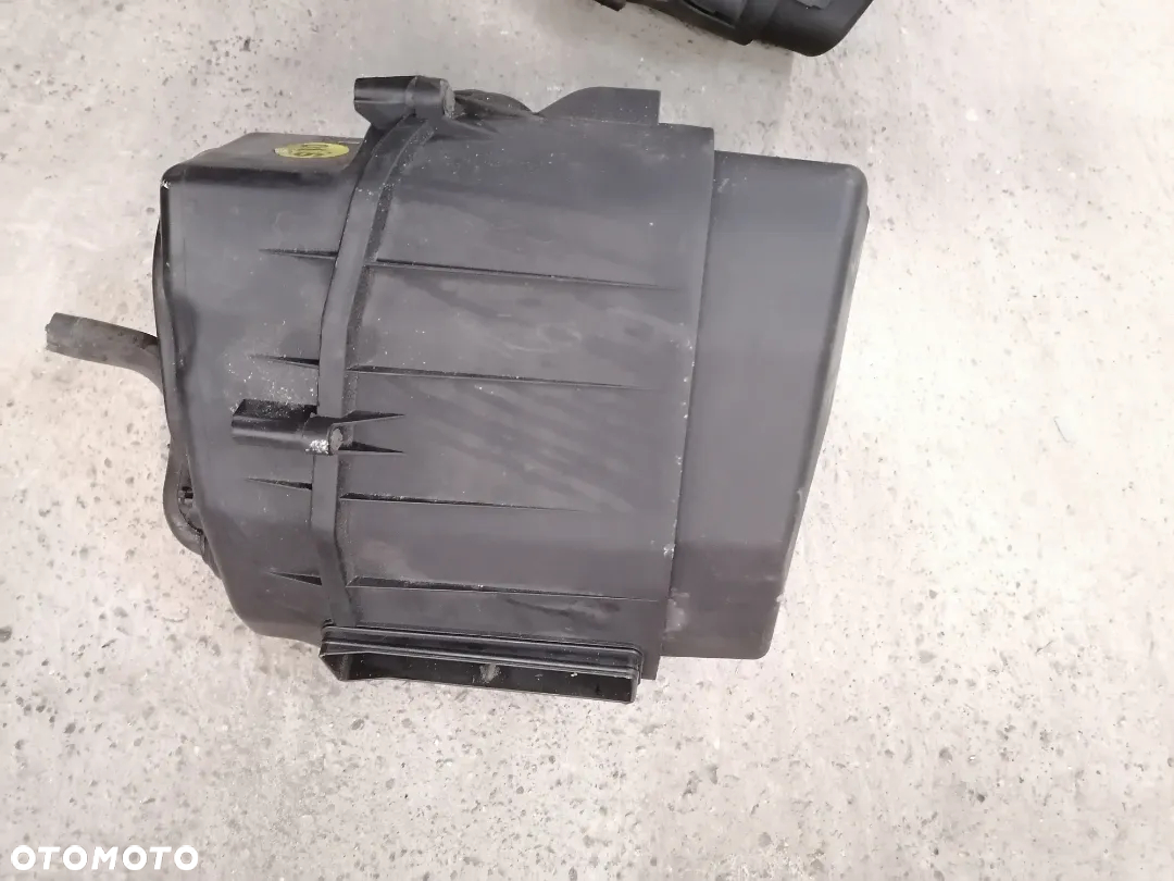 Obudowa Filtra Powietrza Audi A8 D3 3.7 4.2 V8 077133835T 4E0129620 - 3
