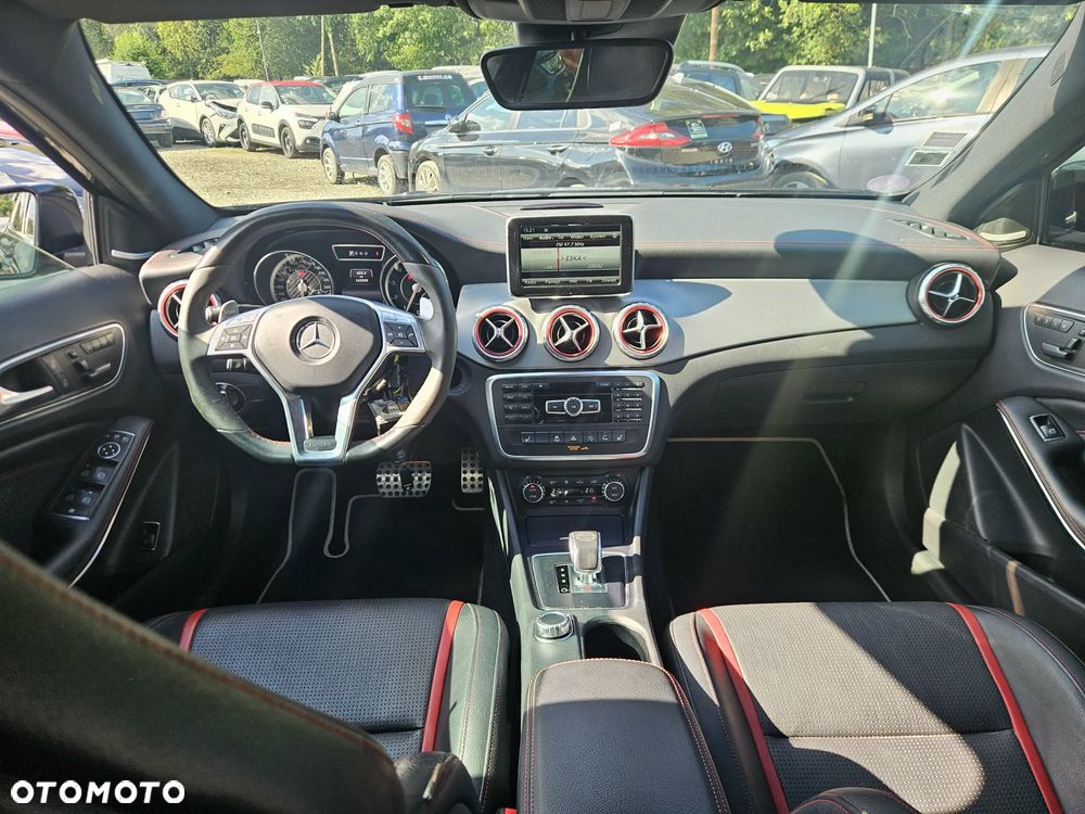 Mercedes-Benz GLA 45 AMG 4-Matic - 9
