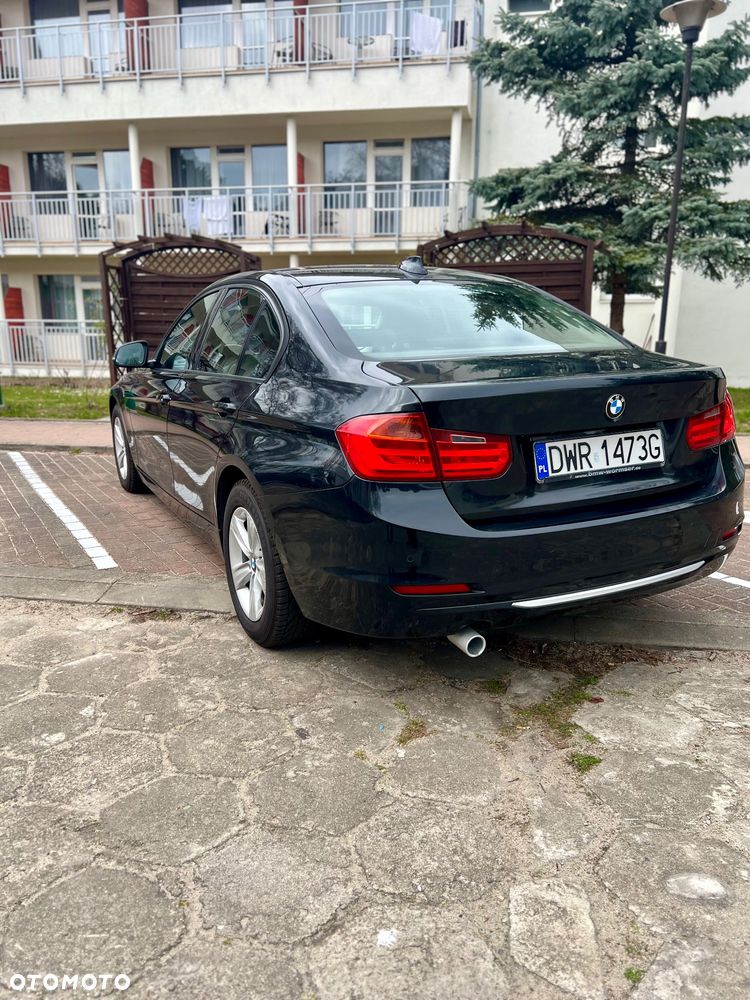 BMW Seria 3 318d - 6