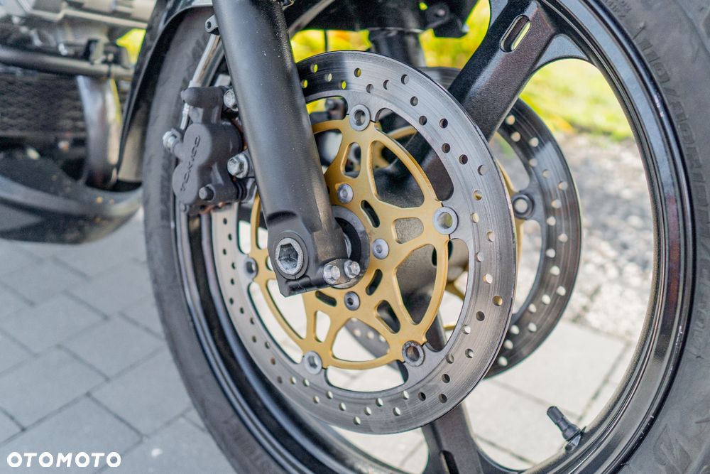 Suzuki V-STROM - 10
