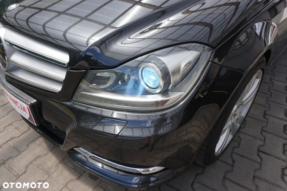 Mercedes-Benz Klasa C 220 CDI DPF Automatik BlueEFFICIENCY Special Edition - 8