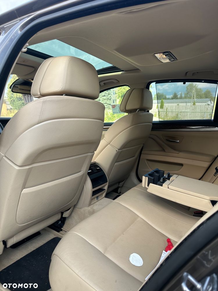BMW Seria 5 528i - 26