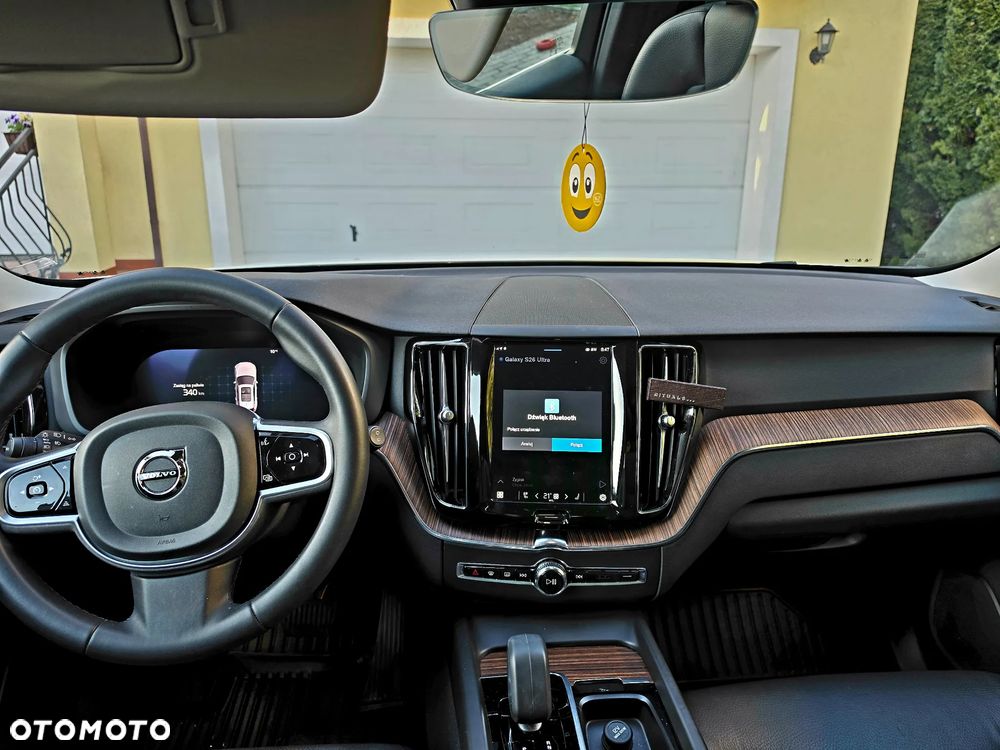 Volvo XC 60 B5 B AWD Plus Bright - 17