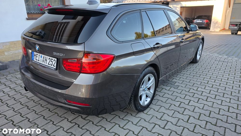 BMW Seria 3 320i Modern Line - 10