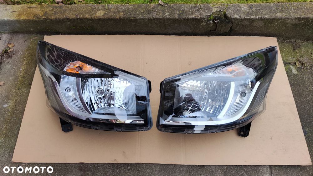 Renault Trafic III Opel Vivaro B 14- Lampa Przód Zwykła L+R Europa Oryginał Komplet