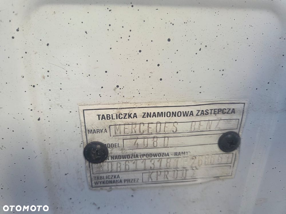 Mercedes-Benz 408D - 13