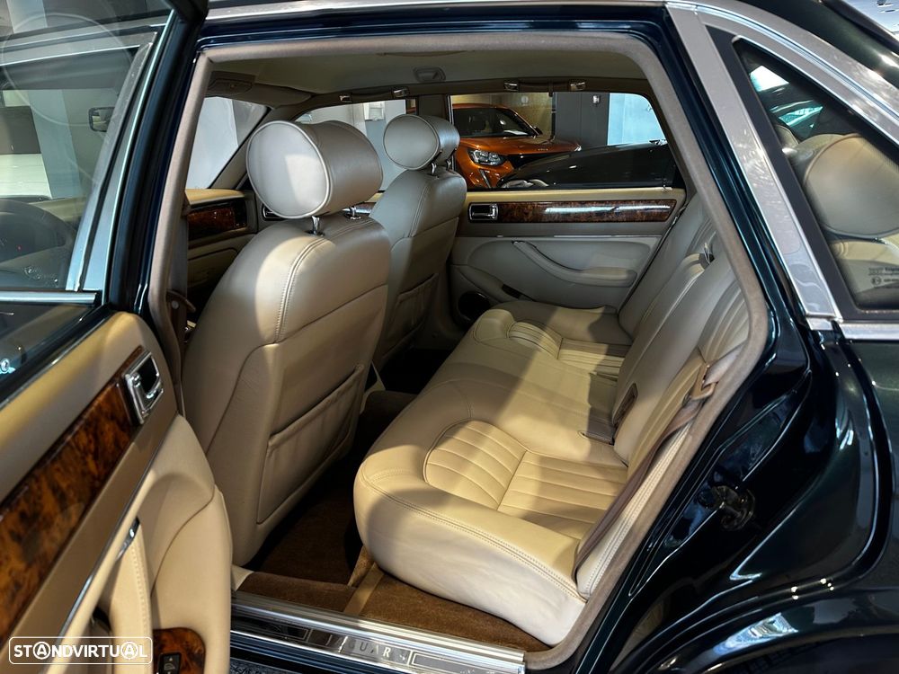 Jaguar Sovereign 3.2 Aut. - 26