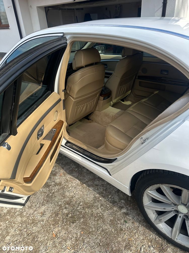 BMW Seria 7 750i L - 5