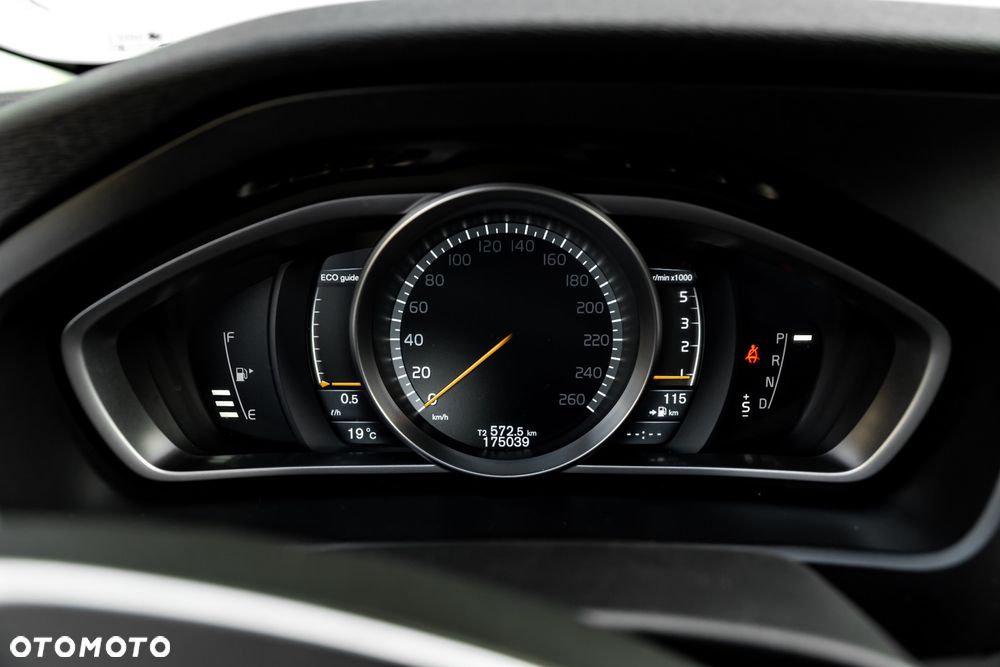 Volvo V40 D3 Geartronic Summum - 37