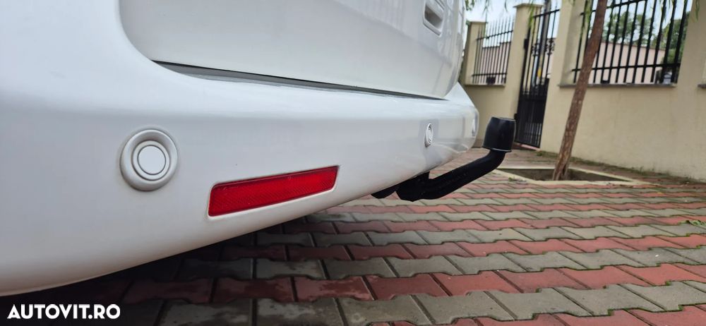 Volkswagen Caravelle - 11