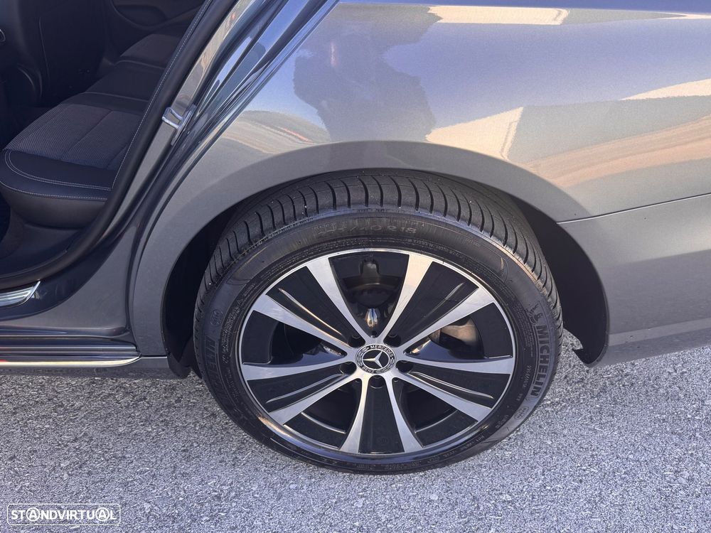 Mercedes-Benz 300 - 12