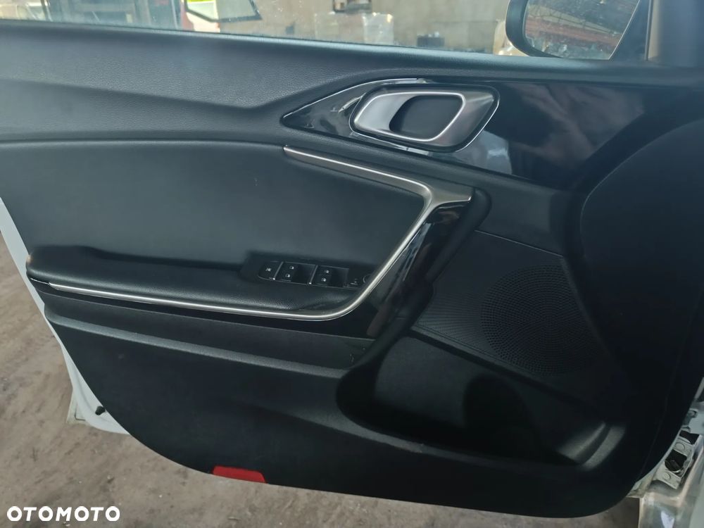 Kia Ceed 1.5 T-GDI DCT7 OPF Vision - 16
