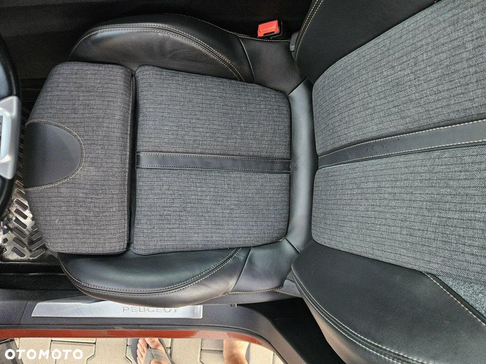 Peugeot 3008 1.5 BlueHDi GT S&S EAT8 - 17