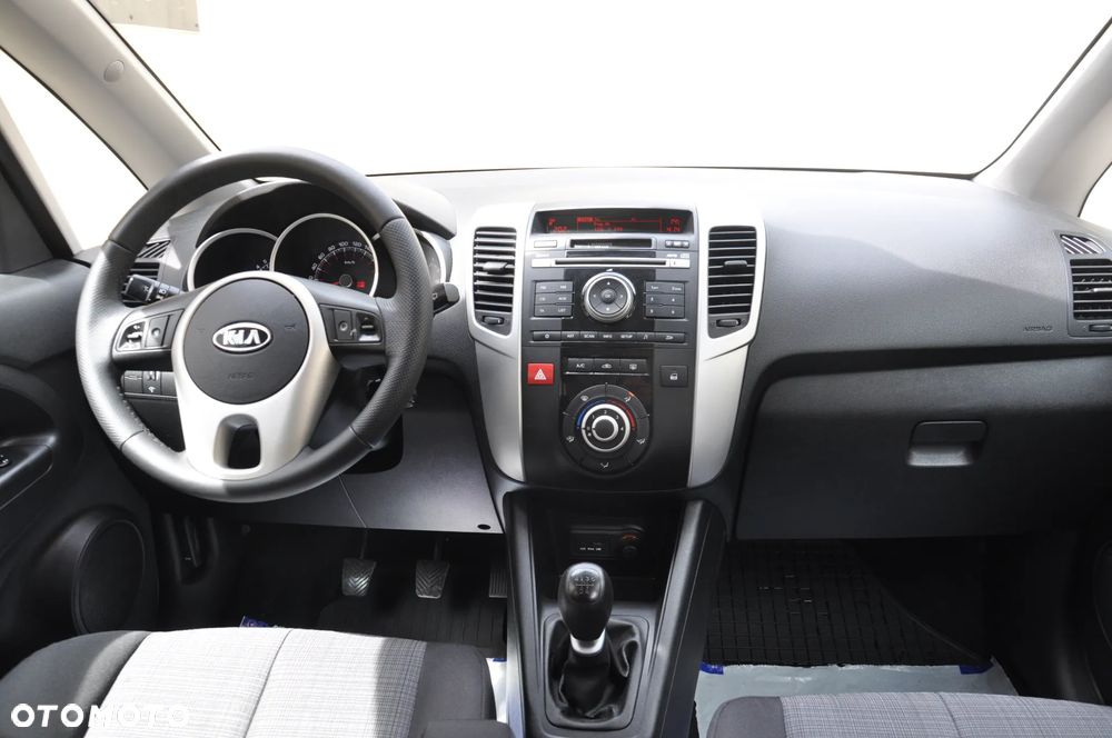 Kia Venga - 12