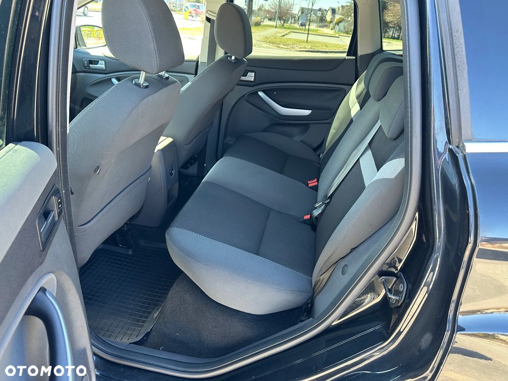 Ford Kuga 2.0 TDCi 2x4 Trend - 19