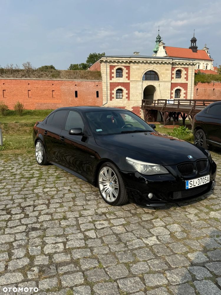 BMW Seria 5 550i Sport-Aut Edition Sport - 2