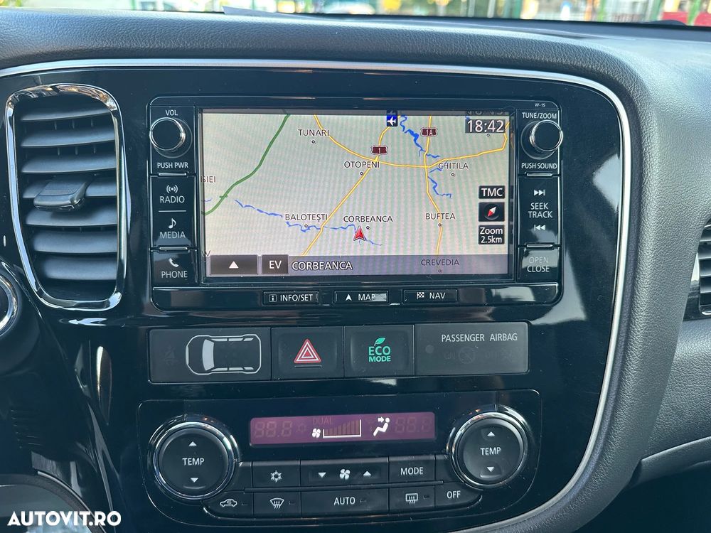 Mitsubishi Outlander 2.0 4WD Plug-In Hybrid Top - 10