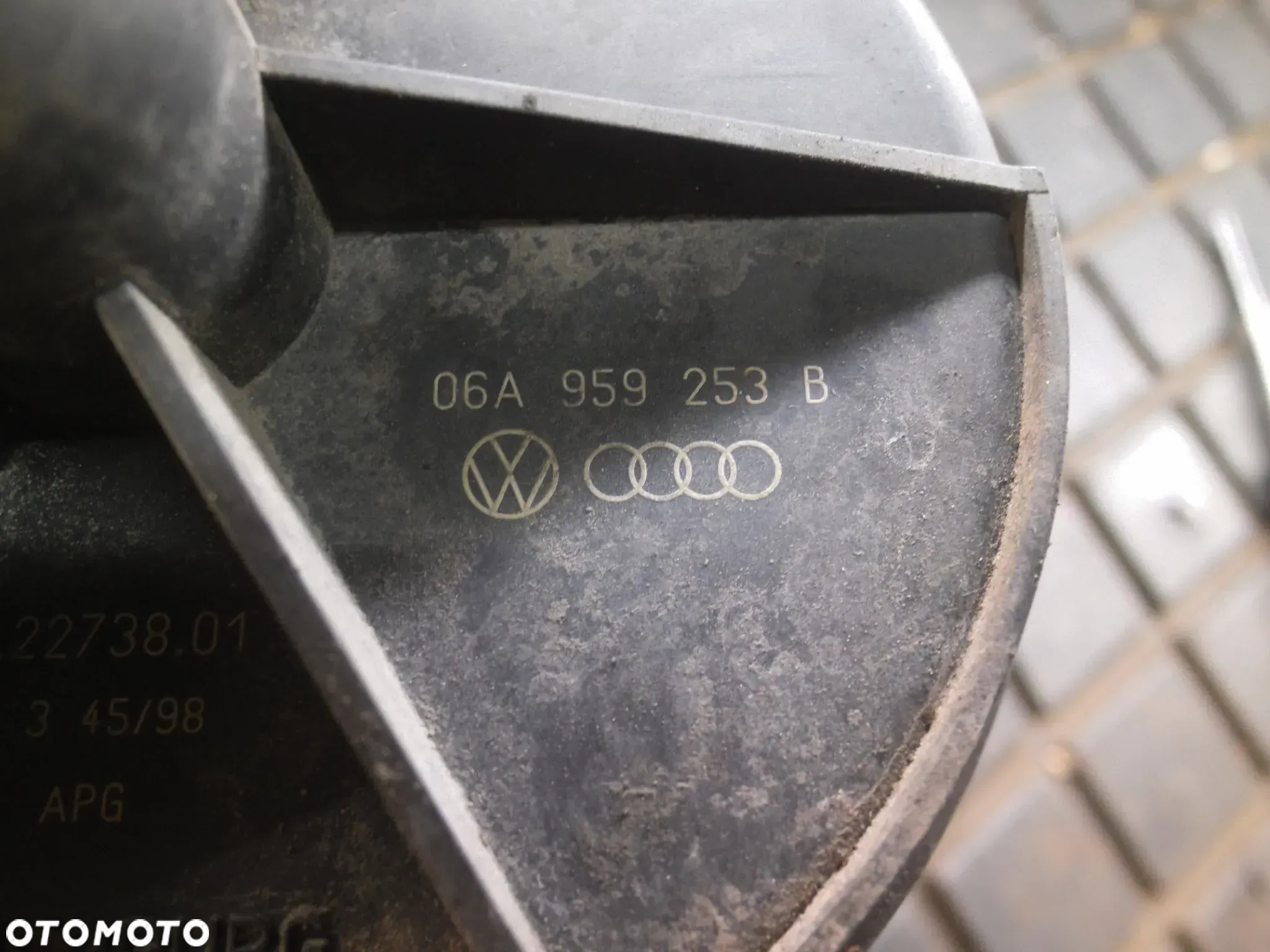 POMPKA POWIETRZA WTÓRNEGO 06A131333C AUDI A3 8P 1.6 8V - 3