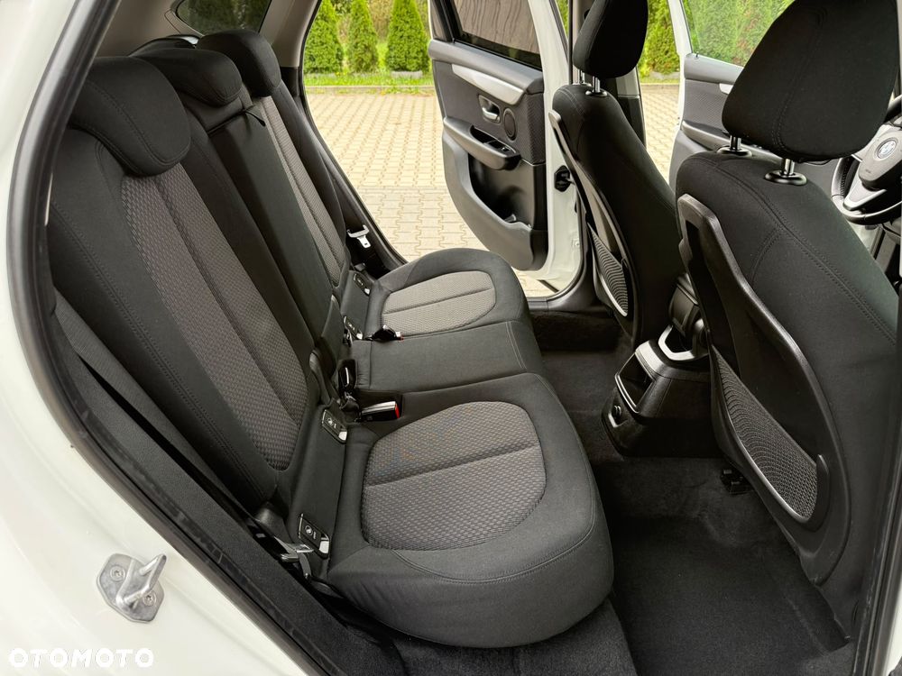 BMW Seria 2 216d - 36