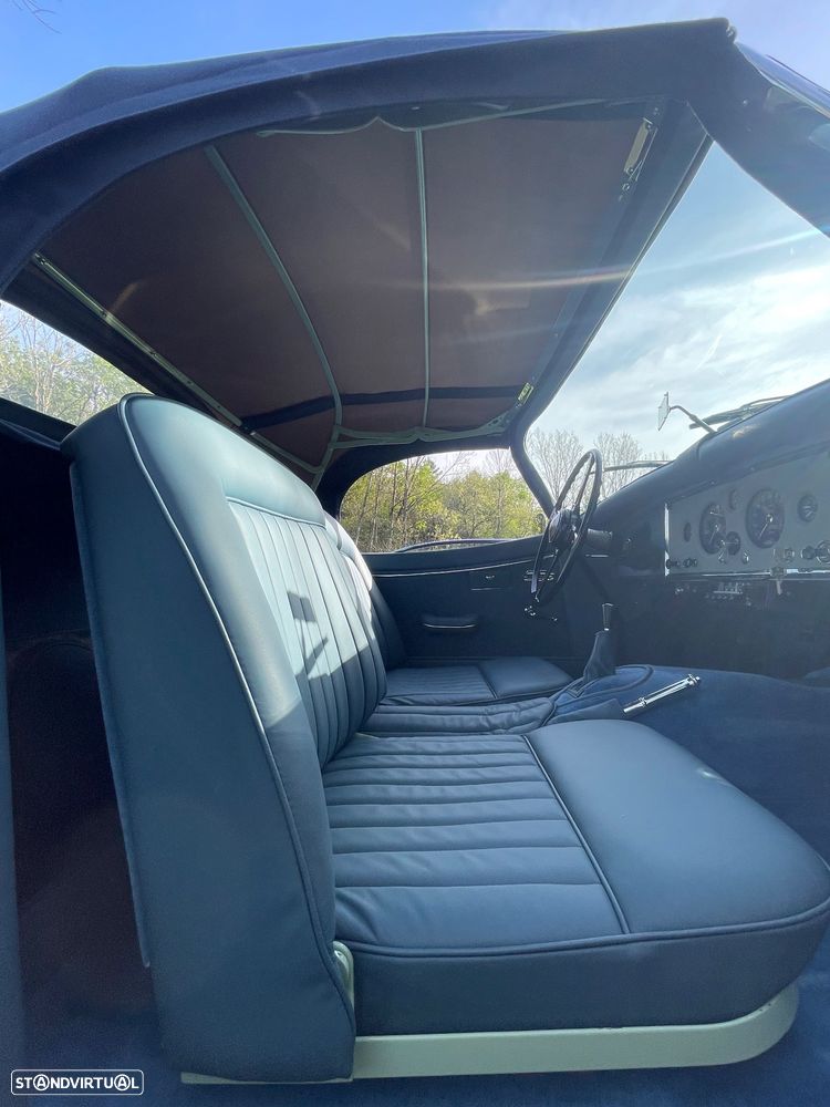 Jaguar XK150 - 10
