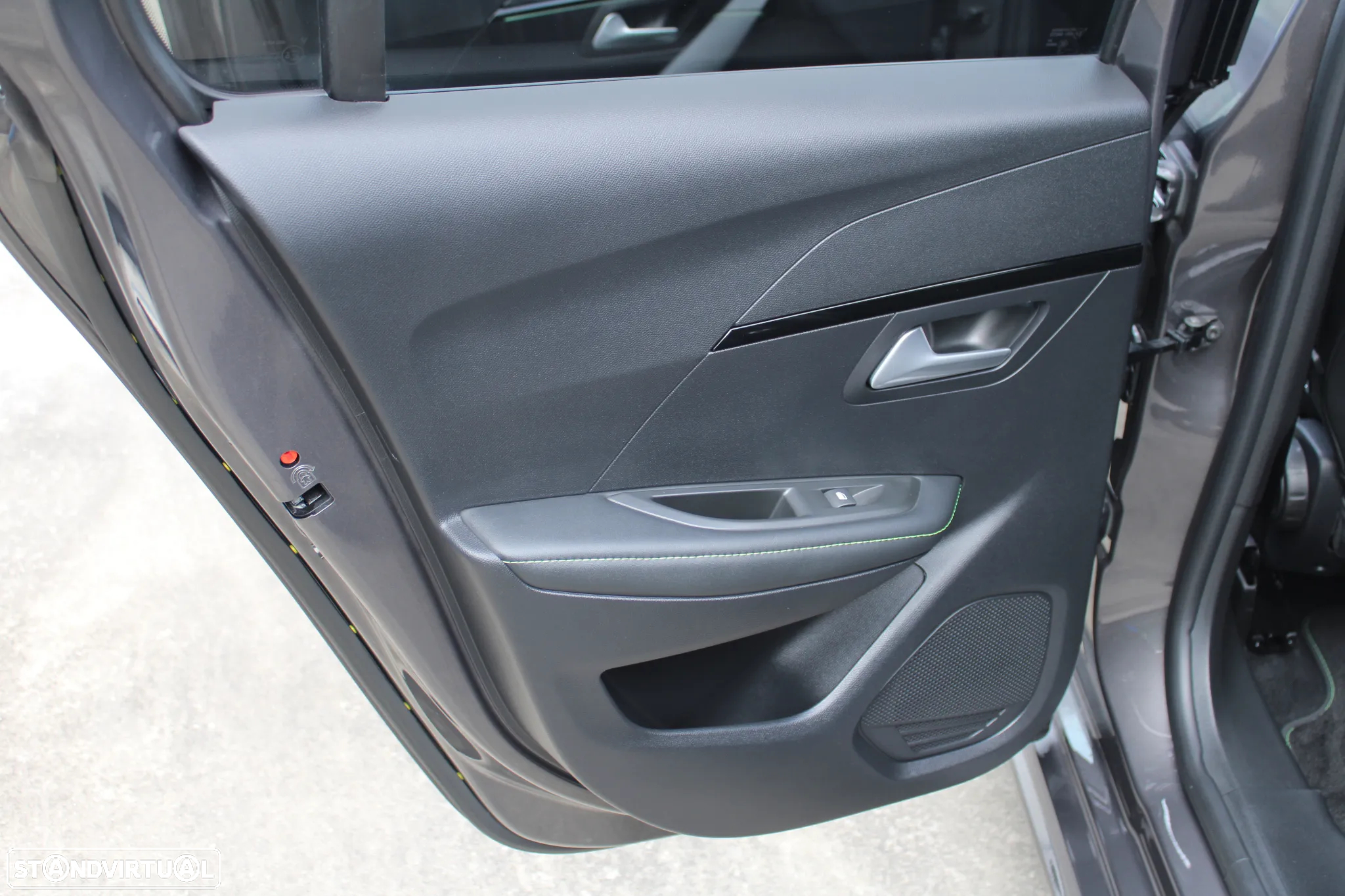Peugeot 208 1.2 PureTech GT Line EAT8 - 51