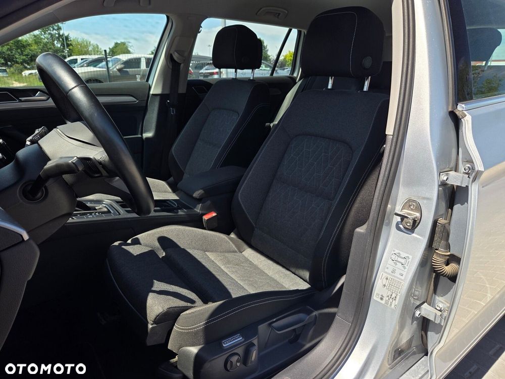 Volkswagen Passat - 11