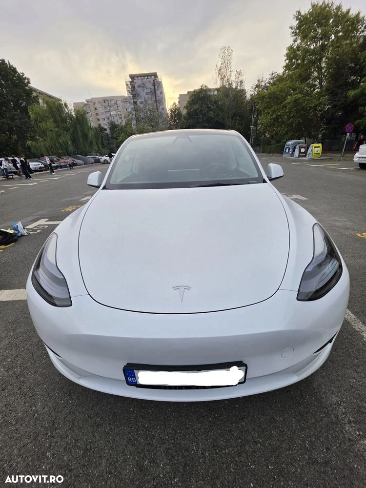 Tesla Model Y - 23