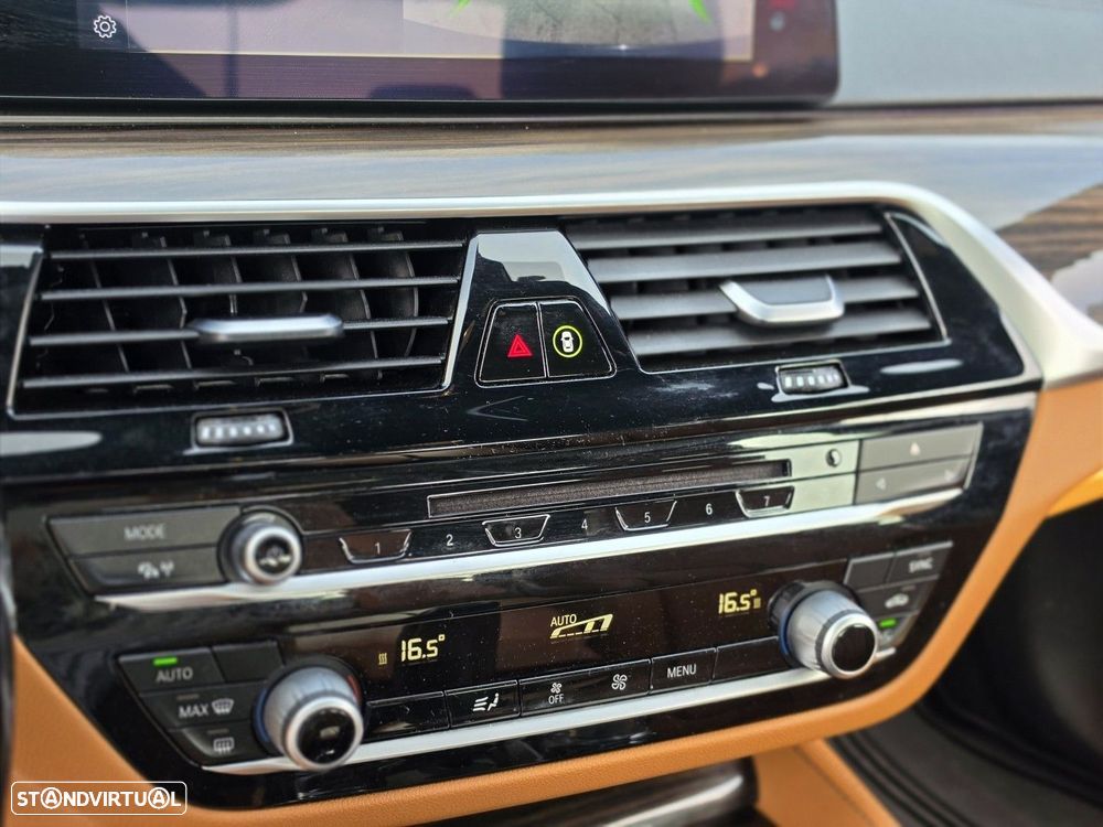 BMW 530 e iPerformance Line Luxury - 14