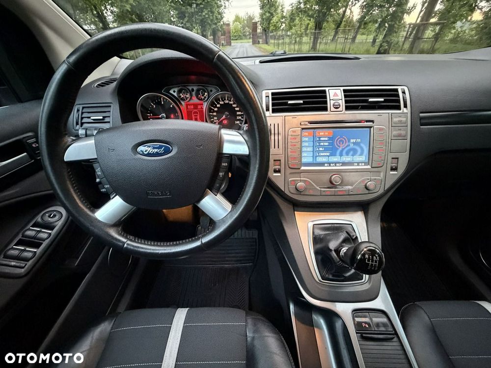 Ford Kuga - 32