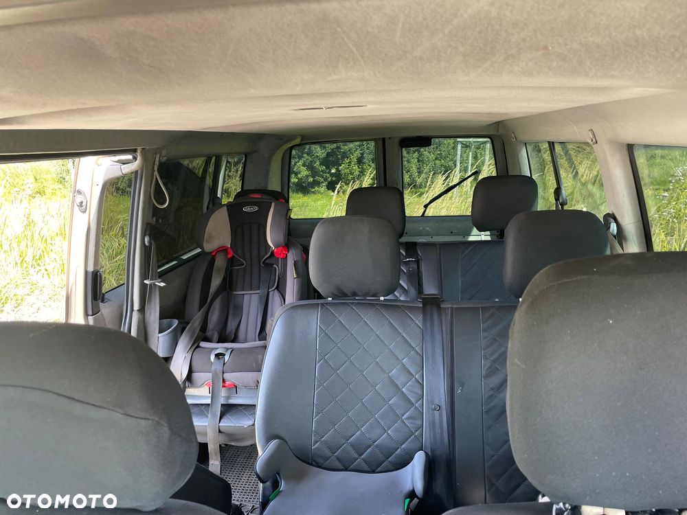 Volkswagen Caravelle - 15