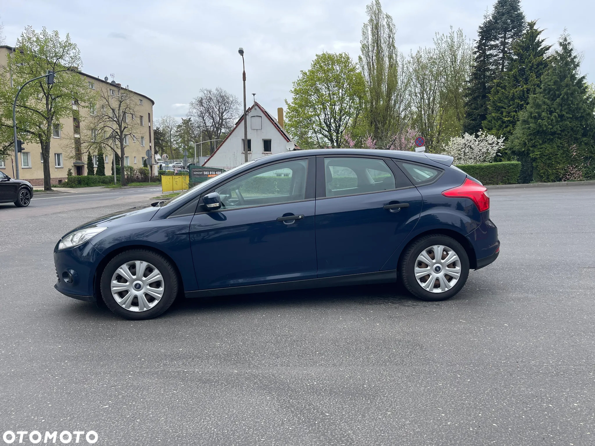 Ford Focus 1.6 Ambiente - 2