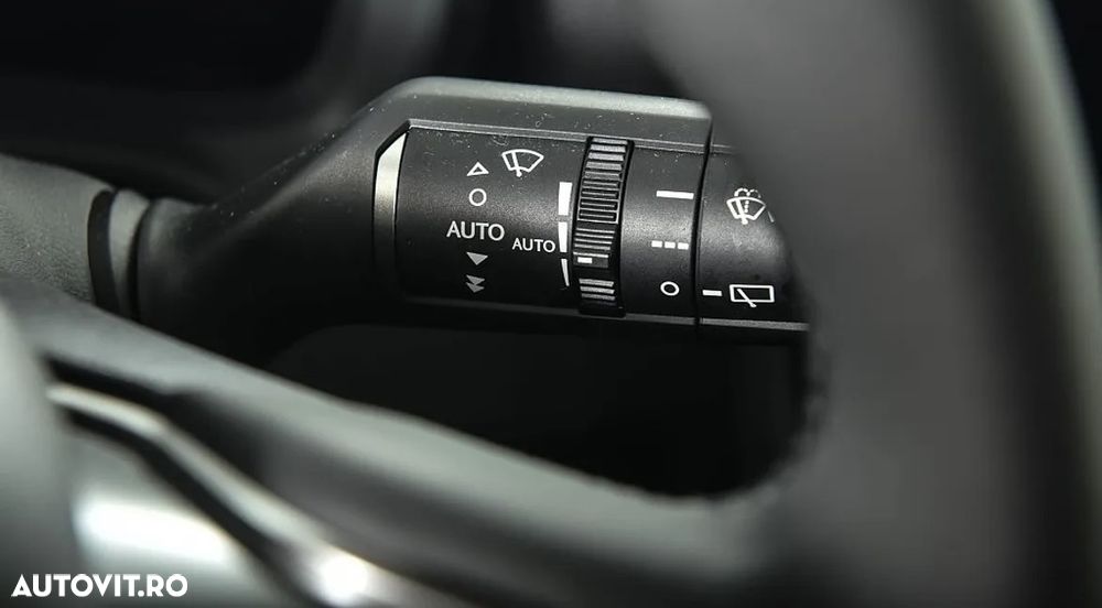 Lexus LBX FWD Cool - 9