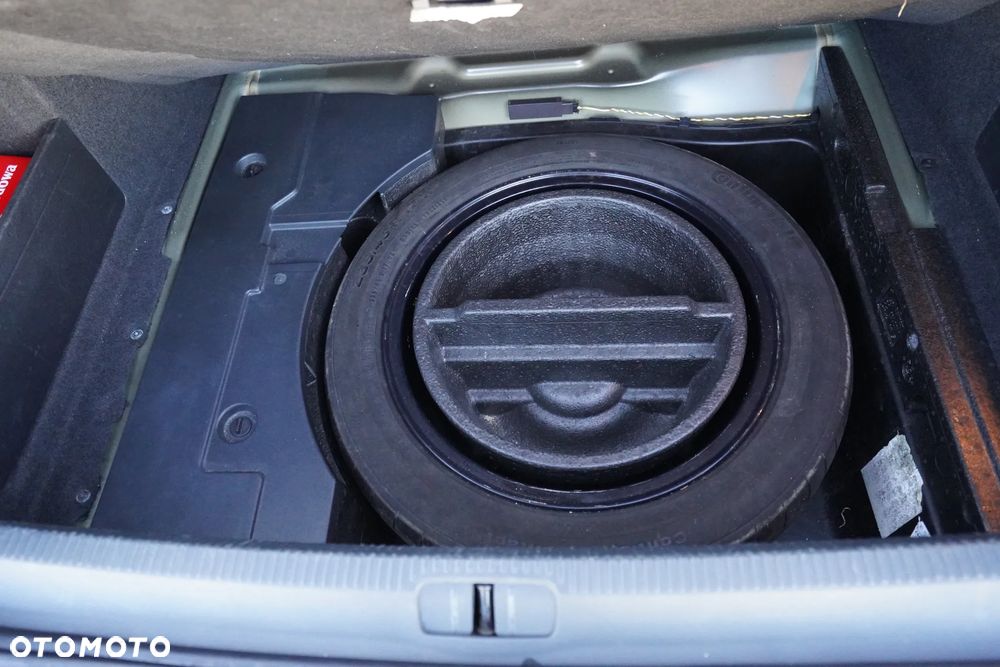 Volkswagen Passat - 23