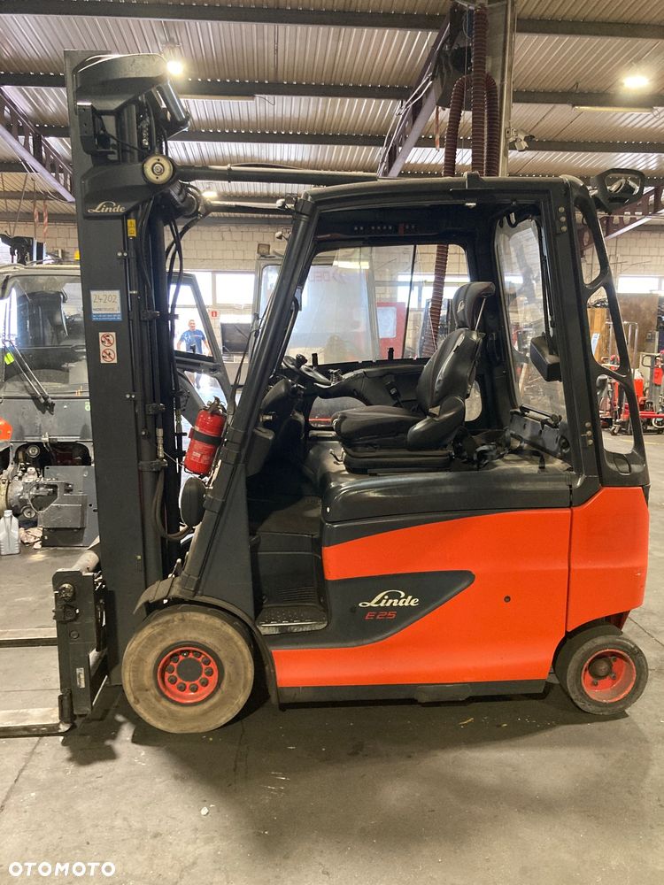 Linde [2015] WÓZEK WIDŁOWY elektryczny LINDE E25 2,5t - 4