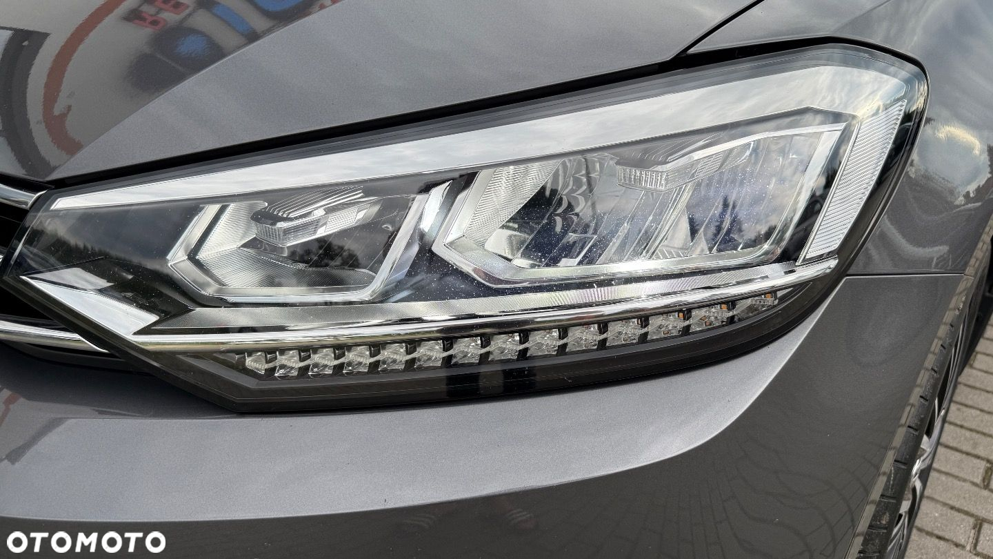 Volkswagen Touran - 32