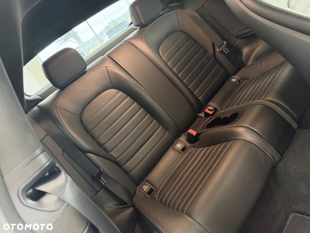Mercedes-Benz Klasa C 300 9G-TRONIC AMG Line - 28