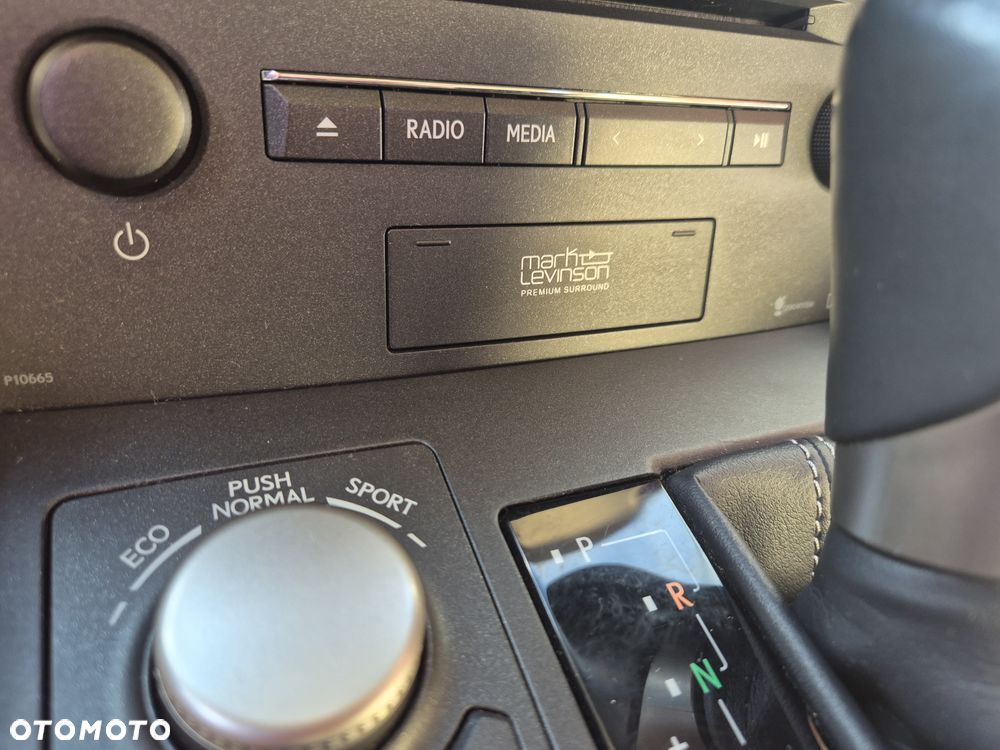 Lexus NX 300h Prestige AWD - 24