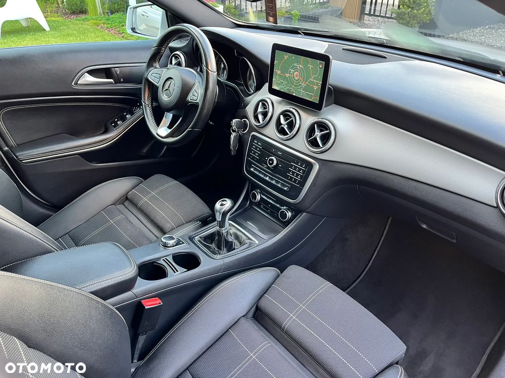 Mercedes-Benz GLA 180 - 17