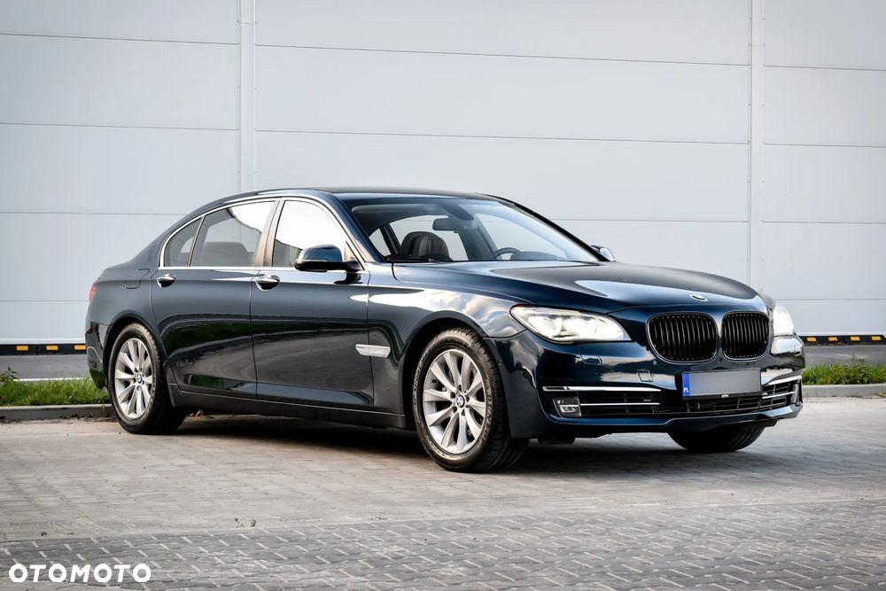 BMW Seria 7 740i L - 17