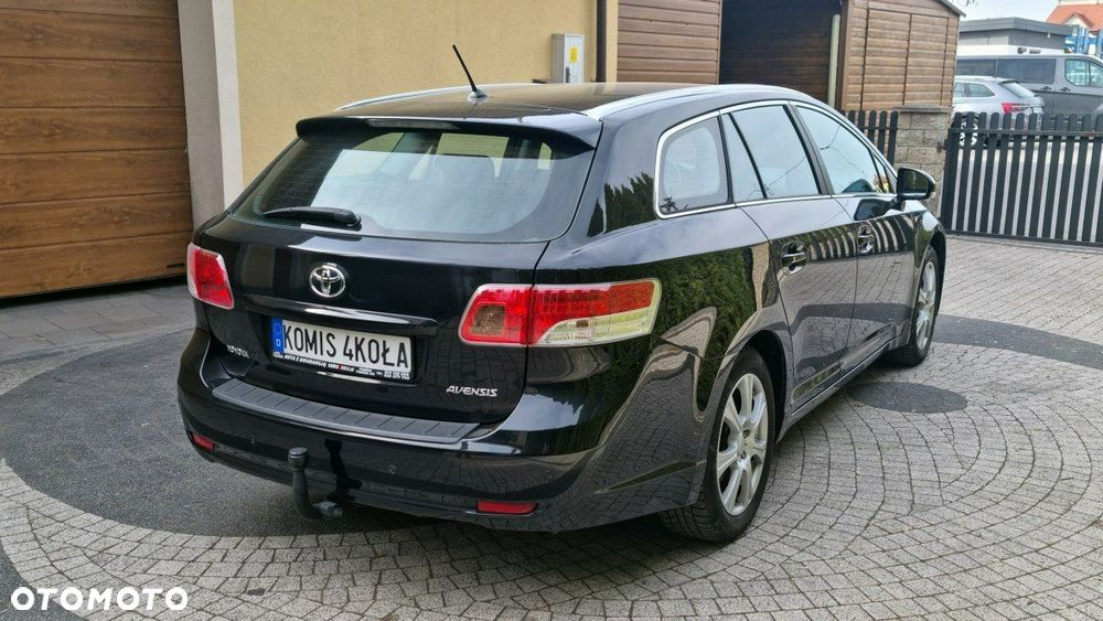 Toyota Avensis - 6