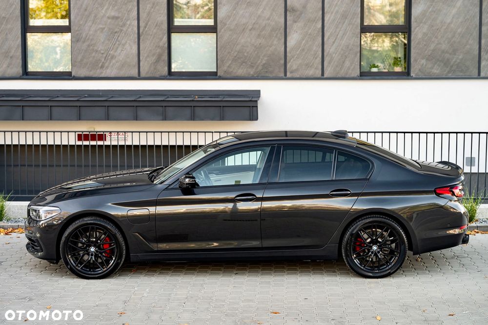 BMW Seria 5 530e iPerformance xDrive Luxury Line sport - 25