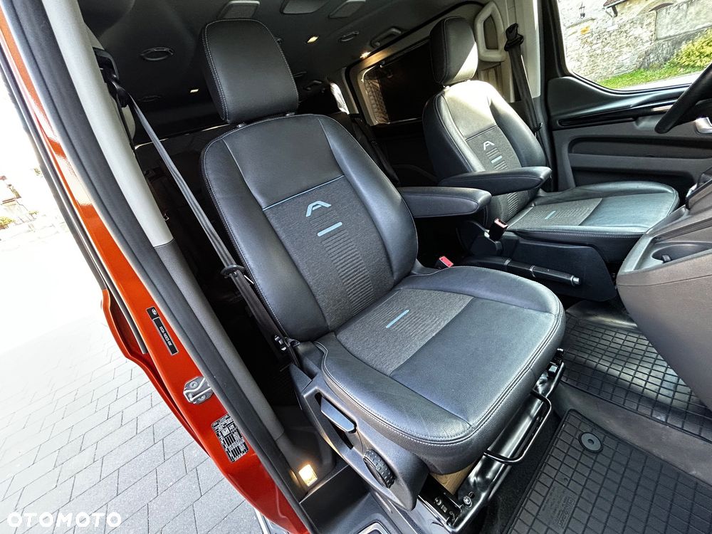 Ford Tourneo Custom - 19