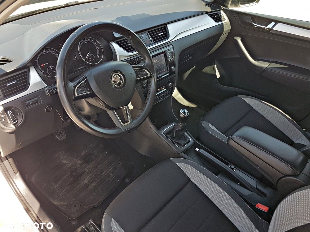 Skoda RAPID 1.6 TDI DPF Ambition - 11