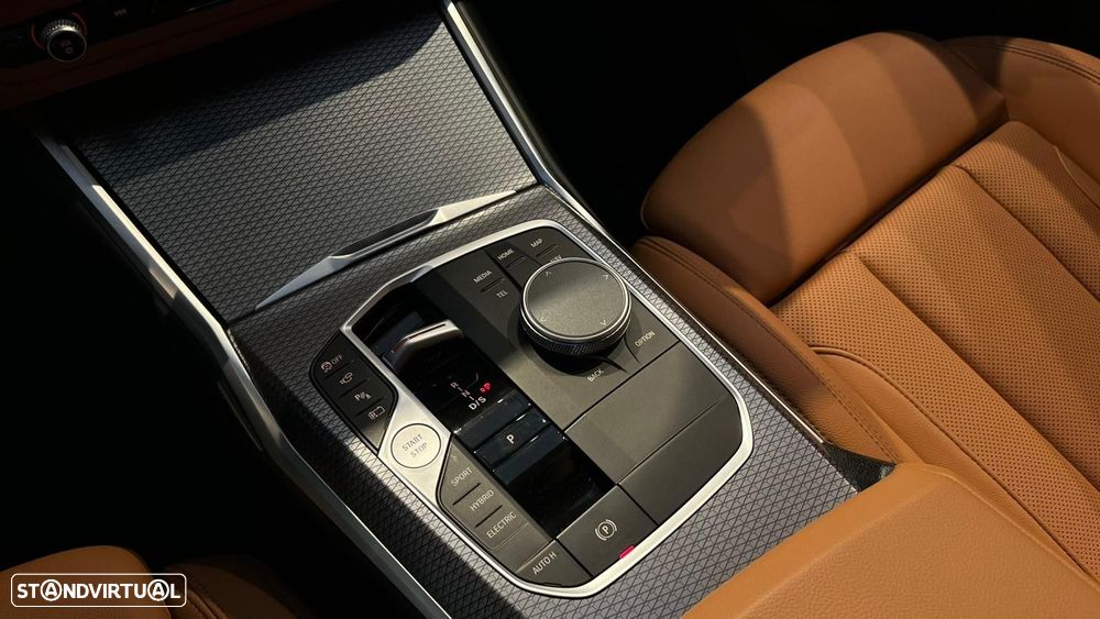BMW 330 e Pack Desportivo M Auto - 11