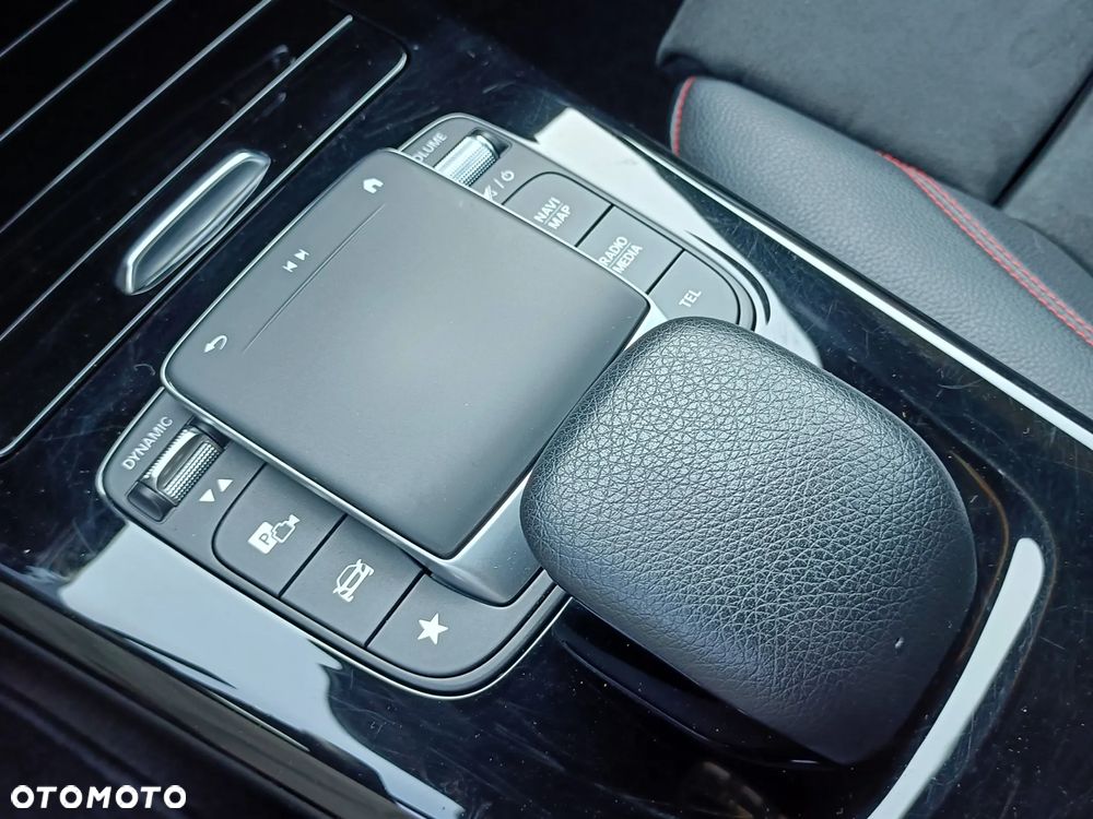 Mercedes-Benz CLA - 27