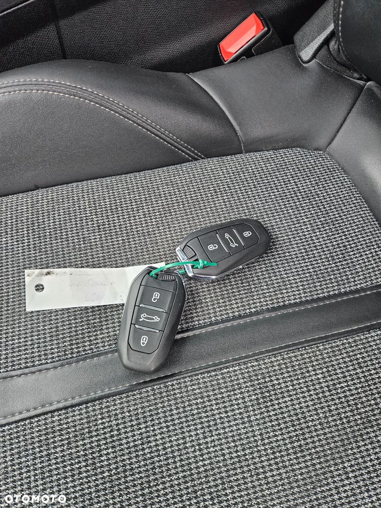 Peugeot 5008 BlueHDi 130 EAT8 Allure - 22