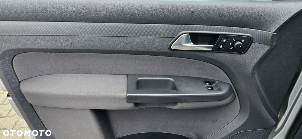 Volkswagen Caddy Comfortline - 7